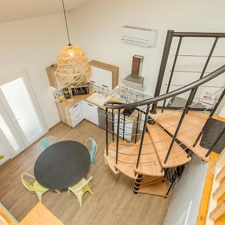 Petite Maison Mitoyenne A - Bourg Apartman