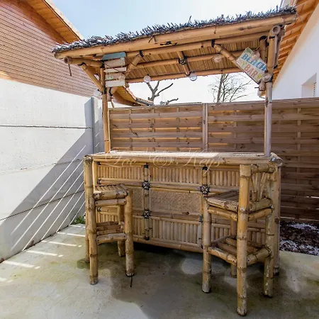 Petite Maison Mitoyenne A - Bourg *