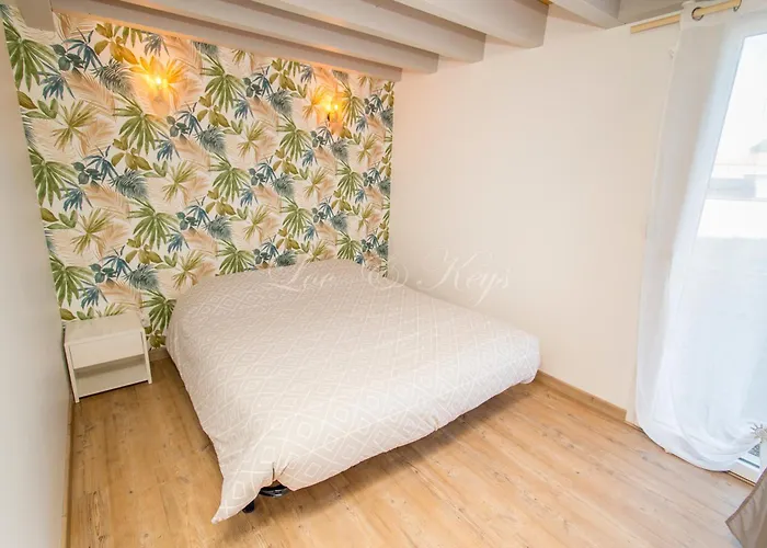 Petite Maison Mitoyenne A - Bourg